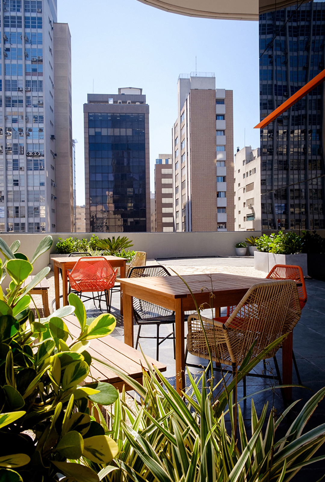Slide 11_Mobile