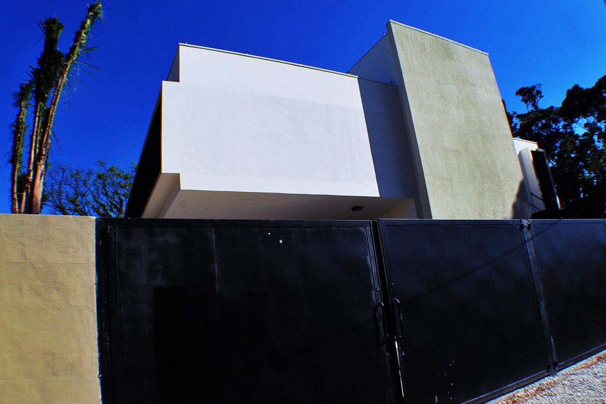 Slide 02_Desk