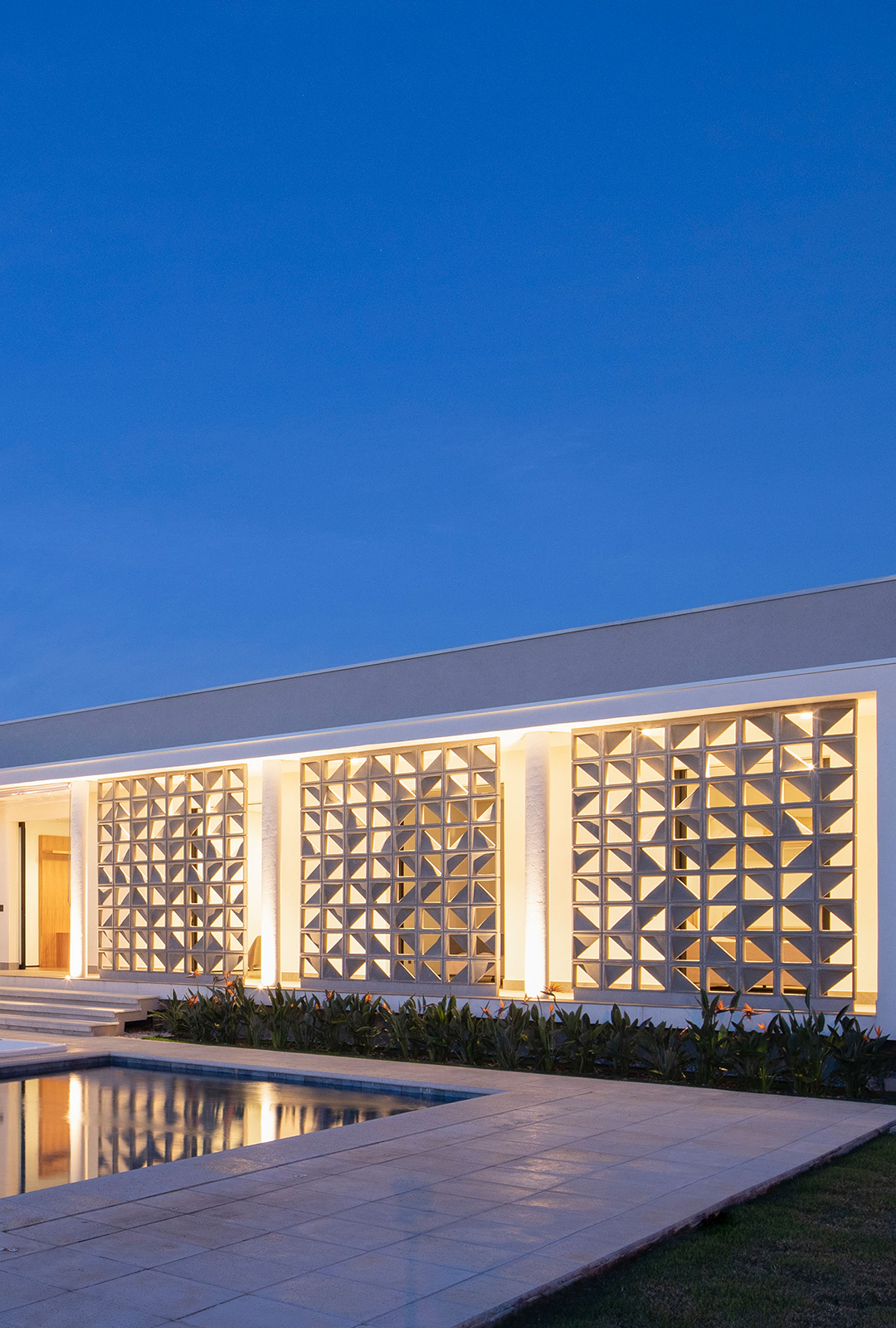 Slide 04_Mobile